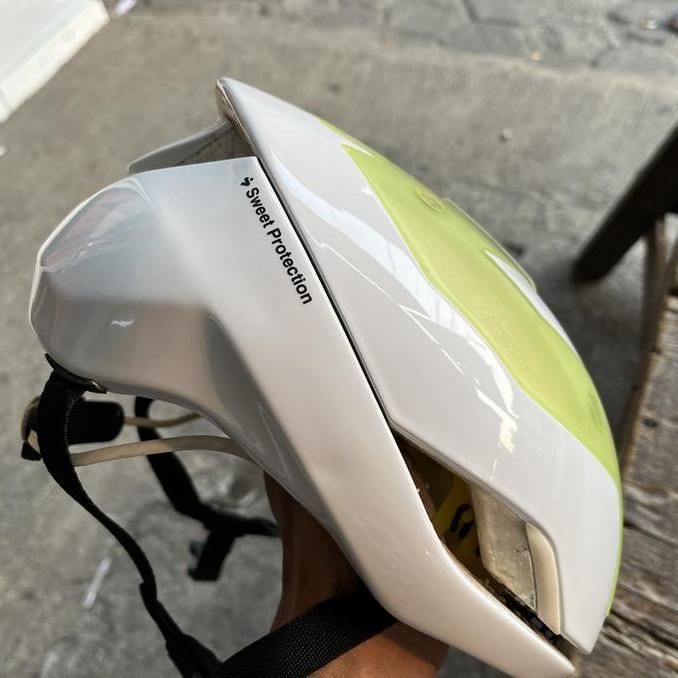 Stiker decal helm sweet protection falconer