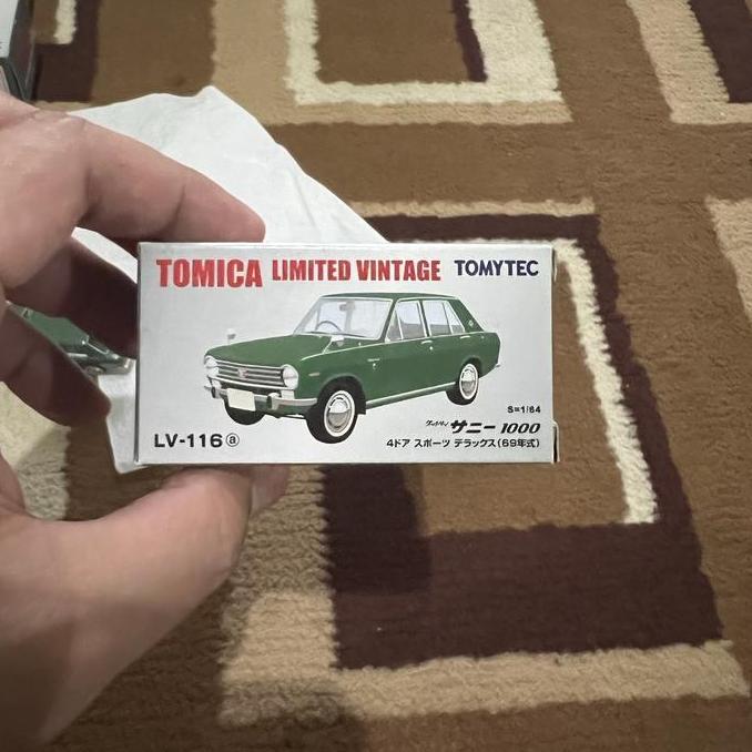 Tomica Limited Vintage Datsun Sunny 1000 Sports DX LV-116a