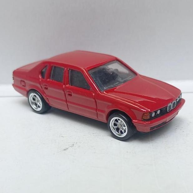 MAISTO BMW 750iL CUSTOM BAN KARET LOOSE DIECAST NOT HOTWHEELS MATCHBOX (S)