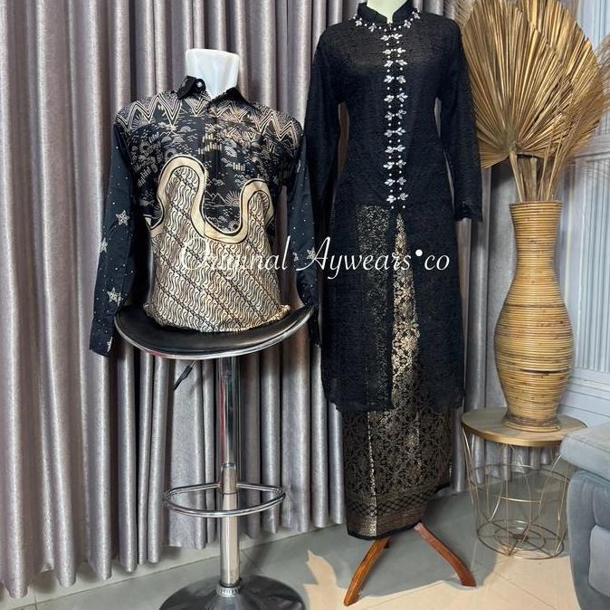 Aywears ~ Set Couple pasangan Hitam Kebaya Burkat kurung  Malika songket dan kemeja batik pasangan W