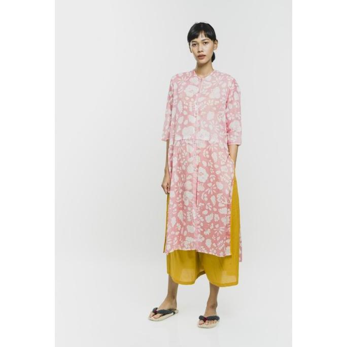 Baju Panjang Flora Sejauh Mata Memandang