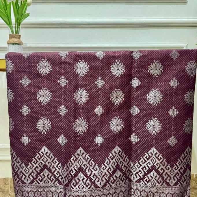 Miliki Sarung Songket Asli Motif Melayu Riau