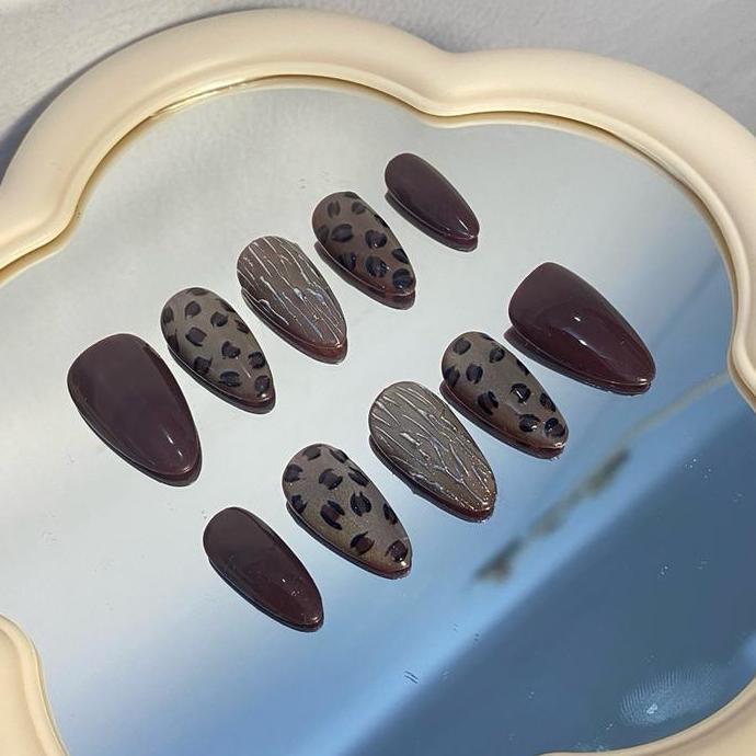 Kuku palsu/ nail art/ press on nails cat eye warna coklat mahogay motif leopard