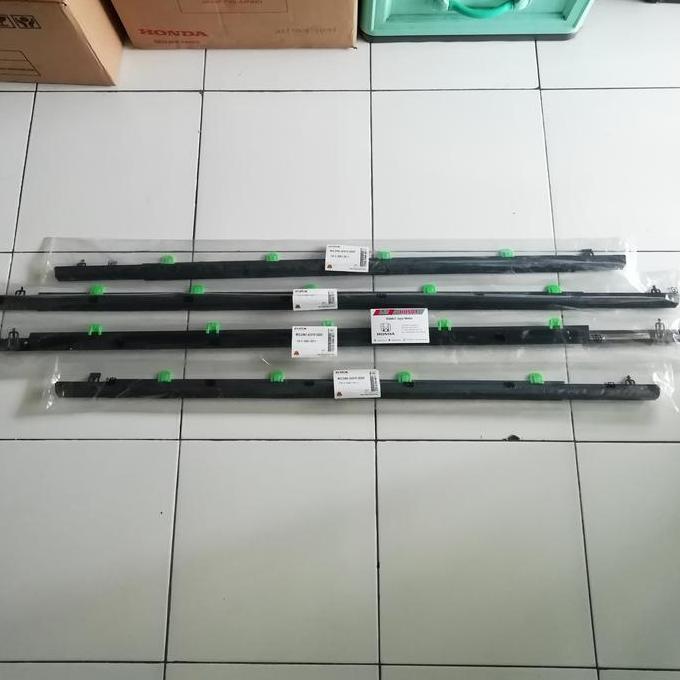 karet pelipit kaca luar honda Freed