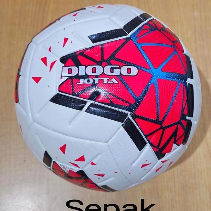 Bola Sepak Diogo Jotta