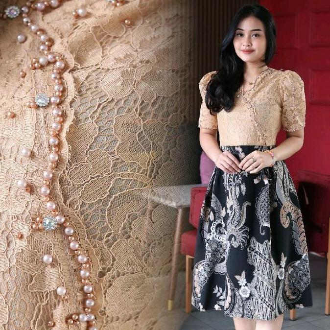 DRESS KOMBINASI CASSANDRA DETAIL  BAHAN KAIN BATIK DAN BROKAT HIASAN PAYET PESTA NATAL Casual Mewah 