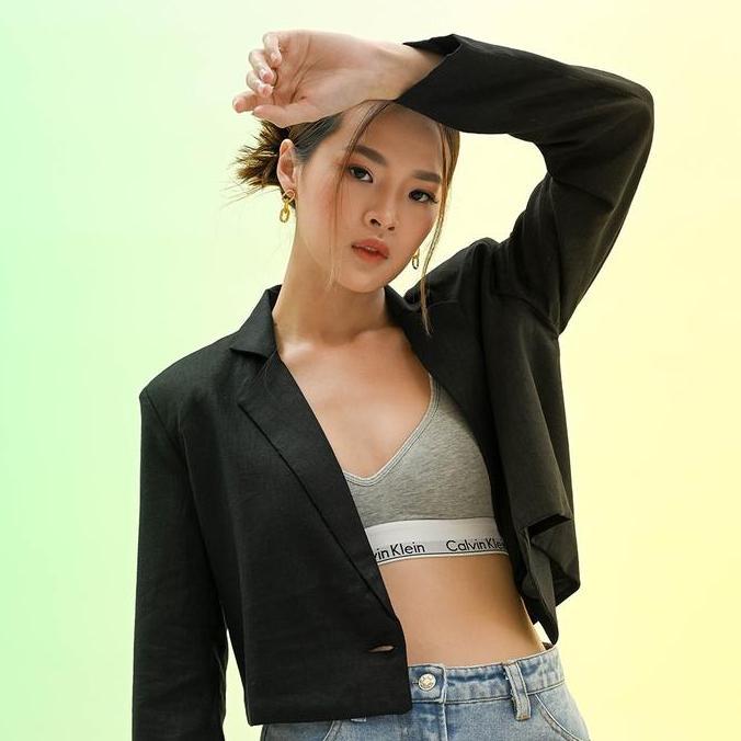 - Black Cropped Blazer