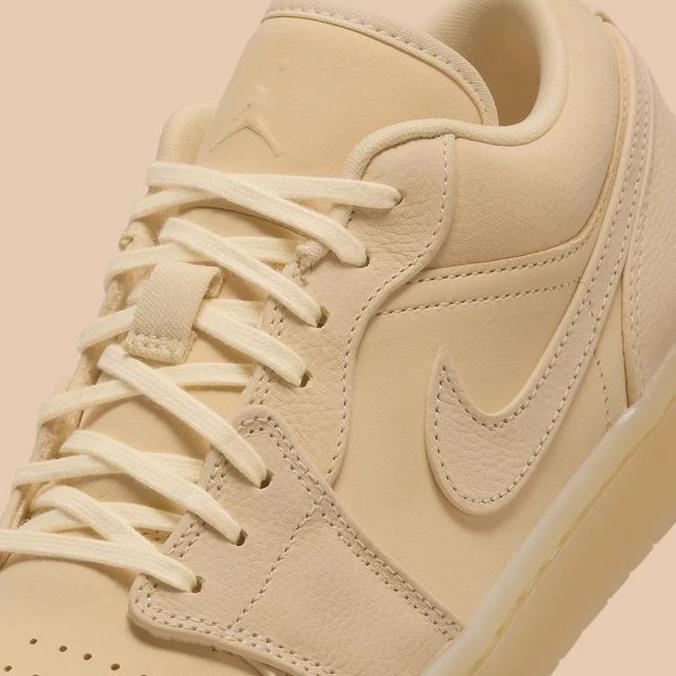 Sneakers Nike Air Jordan 1 Low SE Pale Vanilla (WMNS)