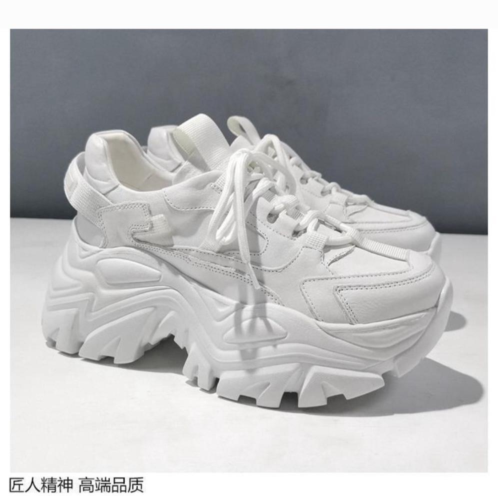 SEPATU SNEAKERS WANITA SELEBRITI EROPA