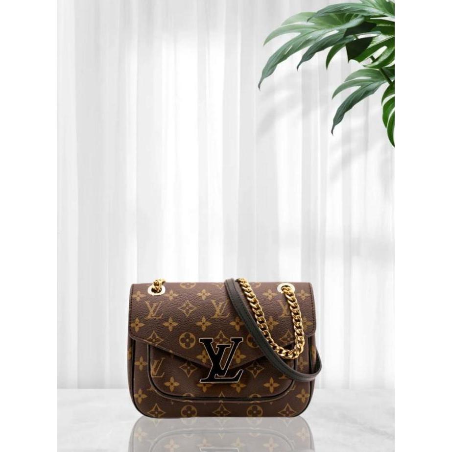 100% Original LV Louis Vuitton Passy bag Wanita/tas rantai/tas selempang[Box + dust bag]