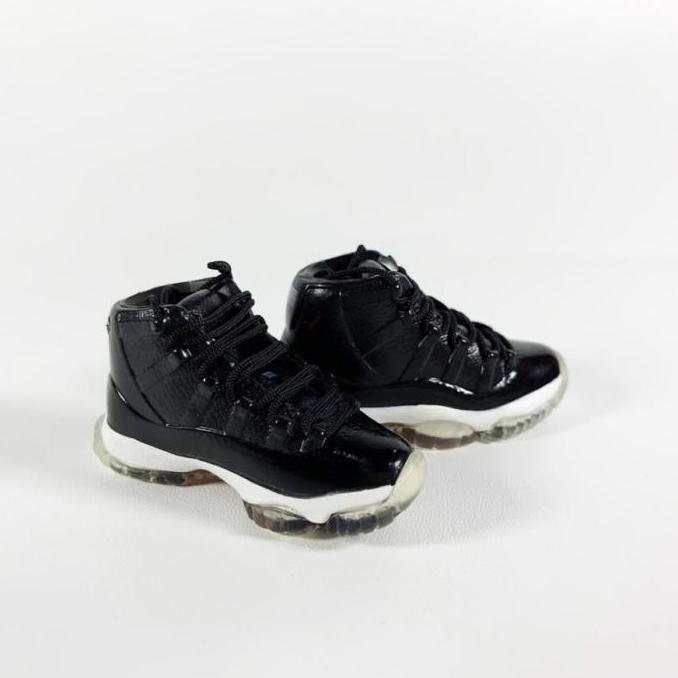 AIR JORDAN 11 AJ11 JUBILEE 3D SNEAKERS KEYCHAIN MINIATUR