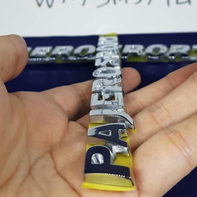 Logo Emblem Pajero Sport Bagasi Mobil / Emblem Pajero Sport Kecil