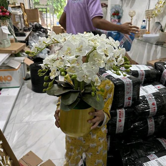 Flowbty- Bunga Anggrek S Vas Kaleng Gold Tinggi /Bunga Palsu