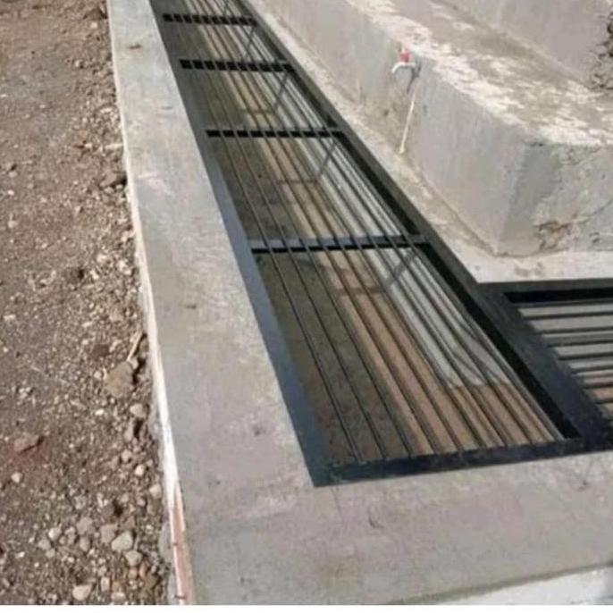 tutup got selokan grill