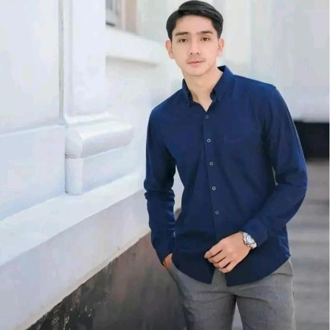 DISKON KEMEJA HEM POLOS SLIMFIT PRIA DEWASA MODEL LENGAN PANJANG BAHAN KATUN WARNA HITAM PUTIH NAVY 