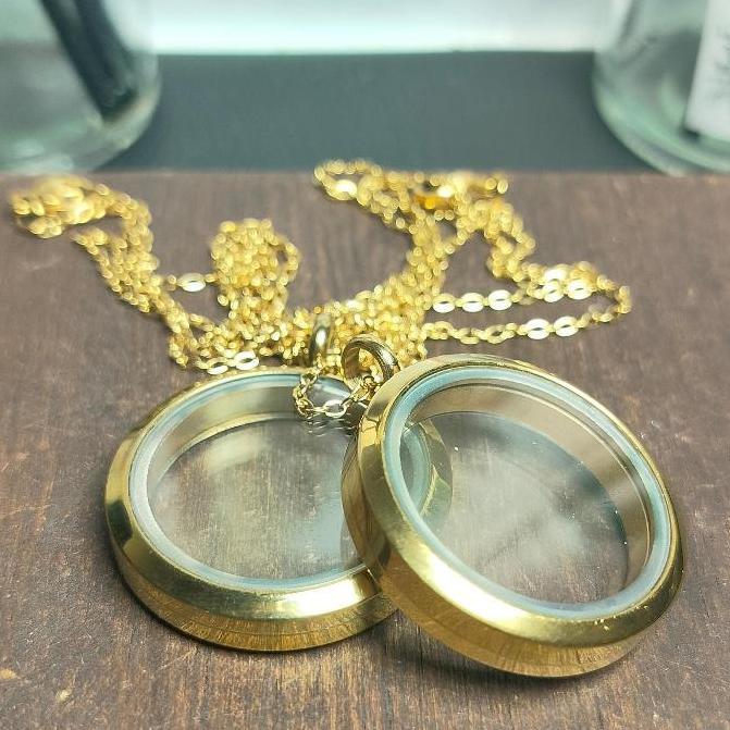 Liontin / Gold Pendant Locket Round 3 cm