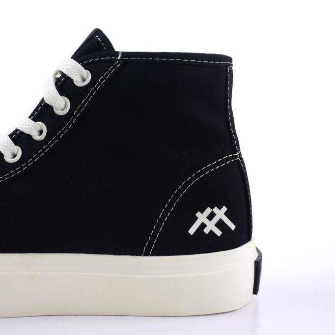 Moos Footwear Hi Venom Lite Black/Off White