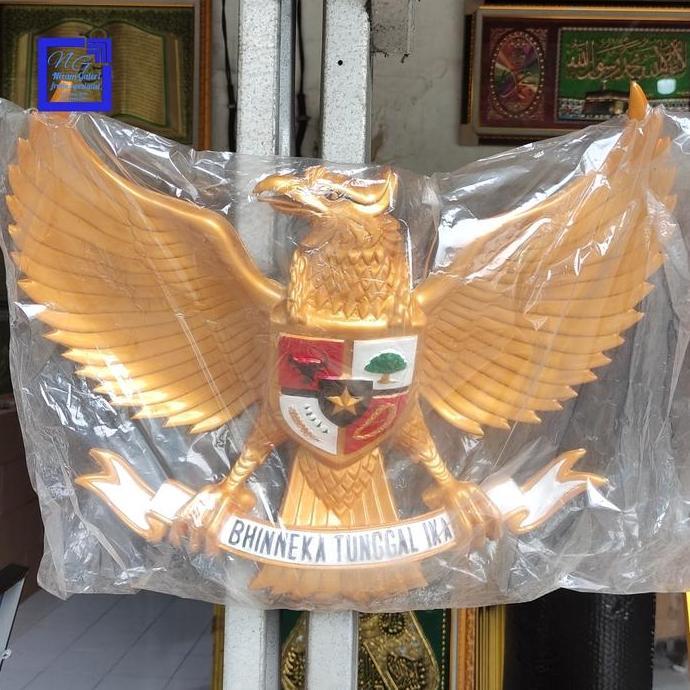 Patung Lambang Burung Garuda Fiber