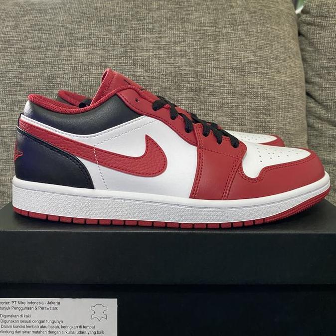 NIKE AIR JORDAN 1 LOW BULLS