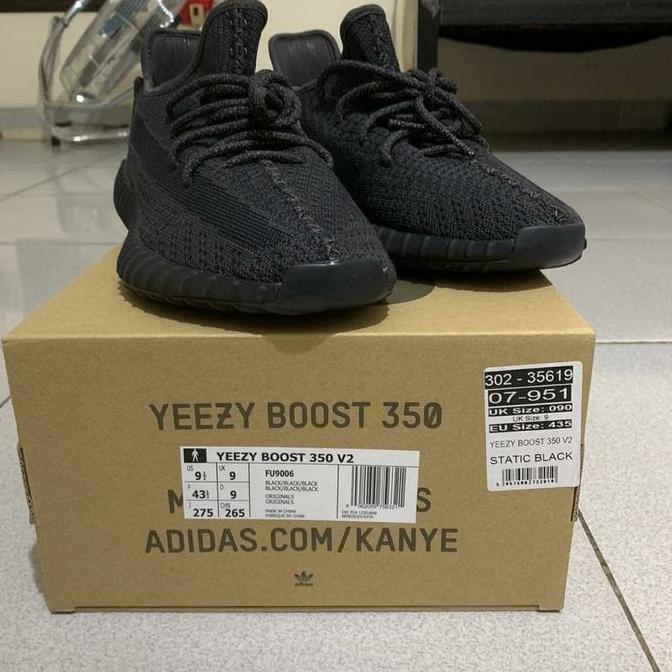 yeezy triple black V2 BNIB