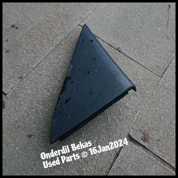 HOT DEAL COVER SEGITIGA GARNISH SPION KANAN MAZDA 323 FAMILIA 