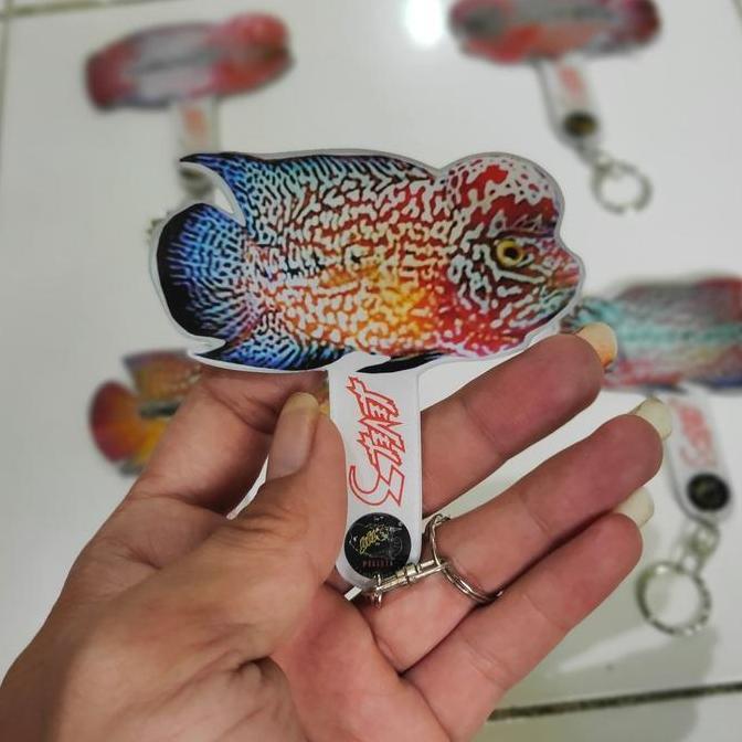Fishbou- Wayang Louhan Aclyric Tebal Gantungan Kunci Untulan Ikan Louhan Sedang