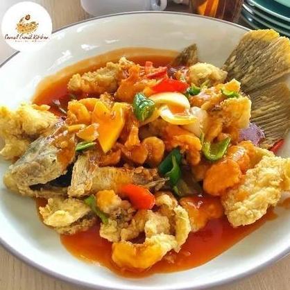 Rahmanaputra5 - Ikan Gurame 2 Ekor Super Pilihan Marinasi Bumbu Praktis Tinggal Goreng Bakar Pepes S