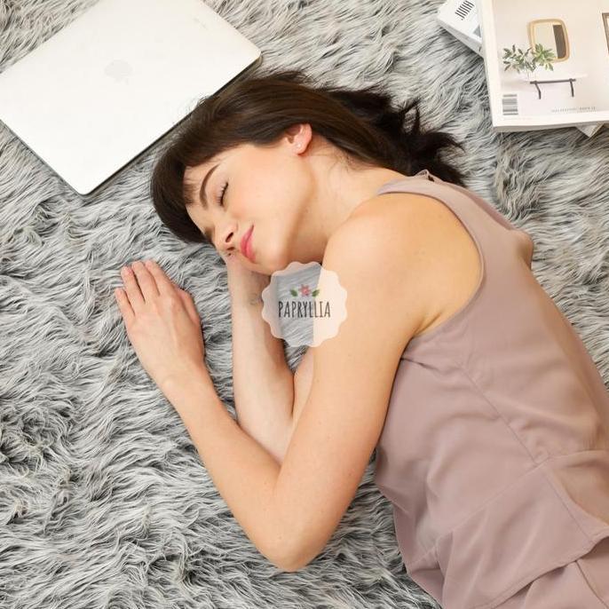 Karpet Bulu Korea Ukuran 100x150cm - Abu Abu ( Bawah Polos)