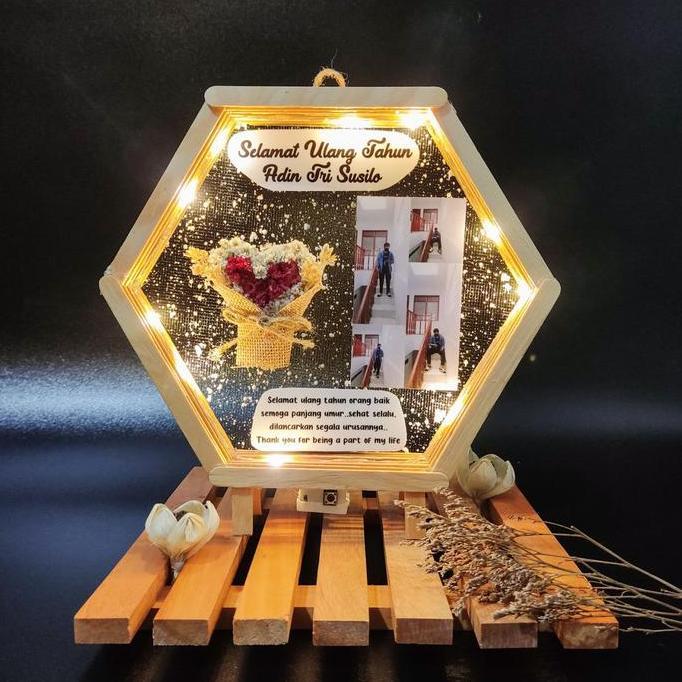 HEXAGON FRAME LED HEXA FLOWER IN FRAME KADO ULANG TAHUN ANNIVERSARY WISUDA WEDDING HIASAN DINDING AE