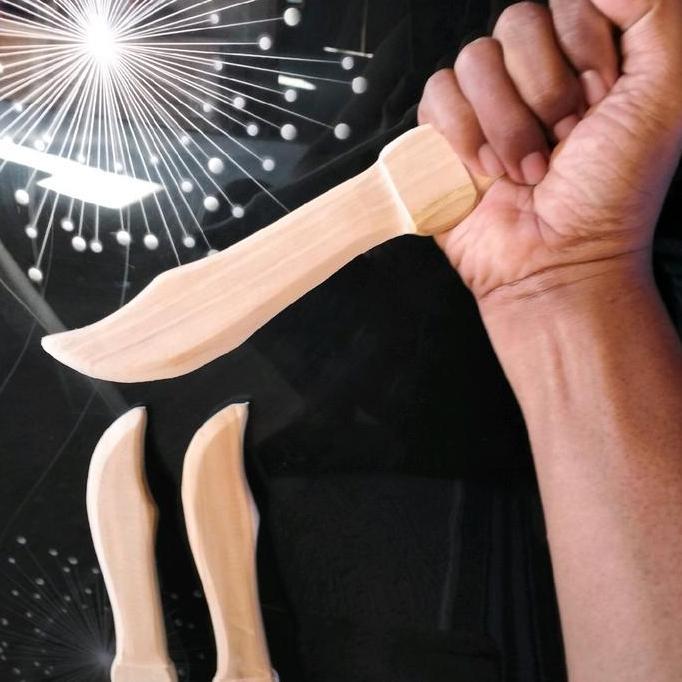 Pisau Kayu Miniatur alat Peraga Latihan Silat Beladiri Boxing