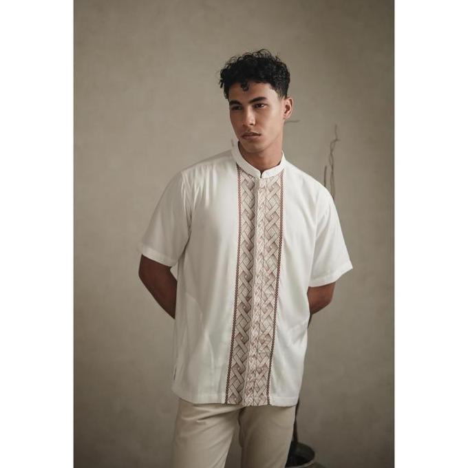 LARUSSO Kemeja Koko Bordir Lengan Pendek Pria  - White Brick