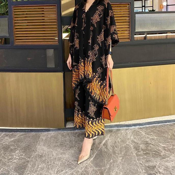 Ginfinik- Lausboutique-Set Aruna Paris-Setelan Batik Wanita