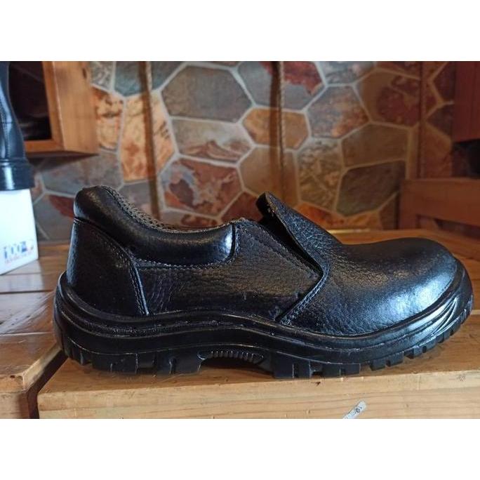 sepatu safety kulit pendek formal Handymen NBR 302 - Grade B