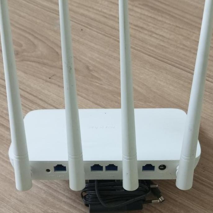 Tenda F6 Wireless Router 4 Antena (Bekas Normal)