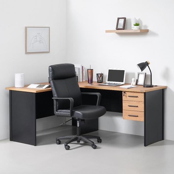 INFORMA UMBRE KURSI KANTOR SANDARAN TINGGI - HITAM