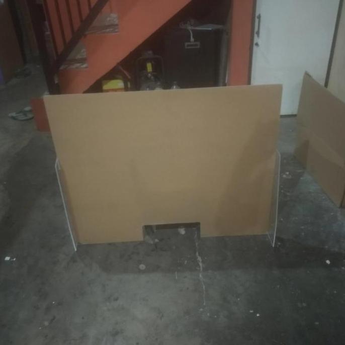 Sekat Akrilik Bening 3 mm