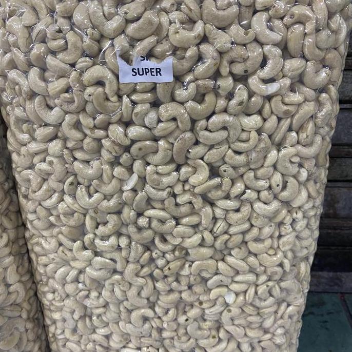kacang mede mentah /1kg