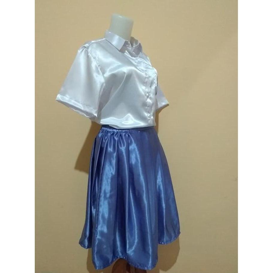 MILIKI BAJU SATIN SERAGAM SMA
