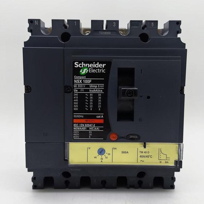 Mccb Breaker Nsx100F 4P 40A  Nsx 100 F 4P 40A Tm40D Baru