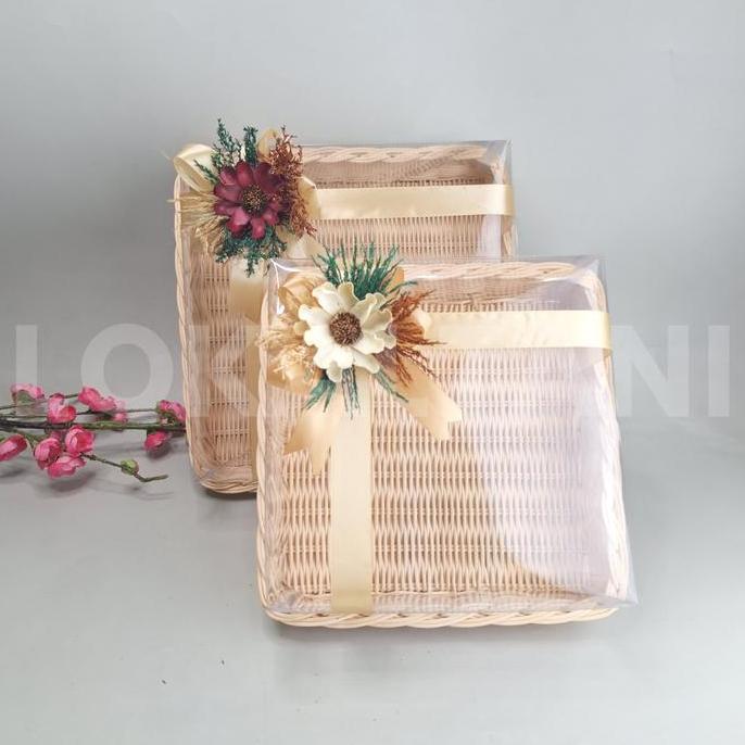 Nampan Rotan Kotak Mika/ Nampan Hantaran/ Nampan Kue mika 30 & 25 CM + Bunga Rustic C NS