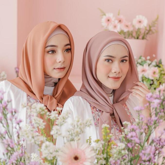 RIFANYHIJAB Bella Square Premium Wanita Muslim Jilbab Empat Pollycotton Plain Square
