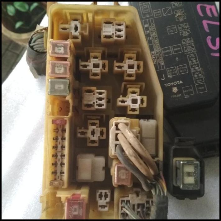 BEST DEAL BOX SKRING FUSE BOX TOYOTA SOLUNA ORIGINAL COPOTAN !!!!!!