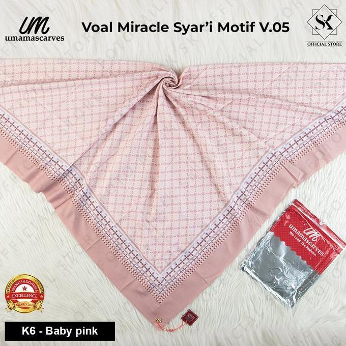 DI112 - Jilbab Umama Voal Miracle Syari Motif Pouch LOGO UM GOLD 130x130cm
