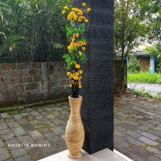 Bambu Ulir Anyelir Kuning 150cm (Tidak Termasuk Vas/Pot)