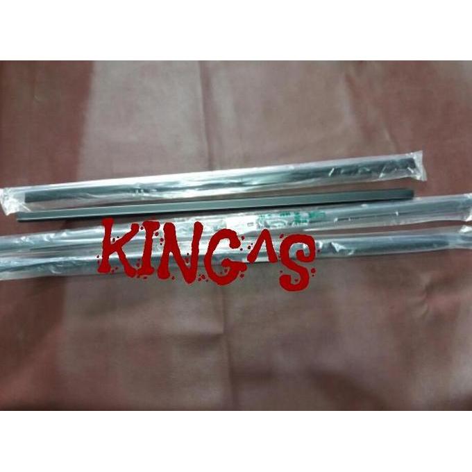 PELIPIT KACA DALAM PANTHER 2.3 / PELIPIT KACA PANTHER 2.5 KOTAK 4PCS