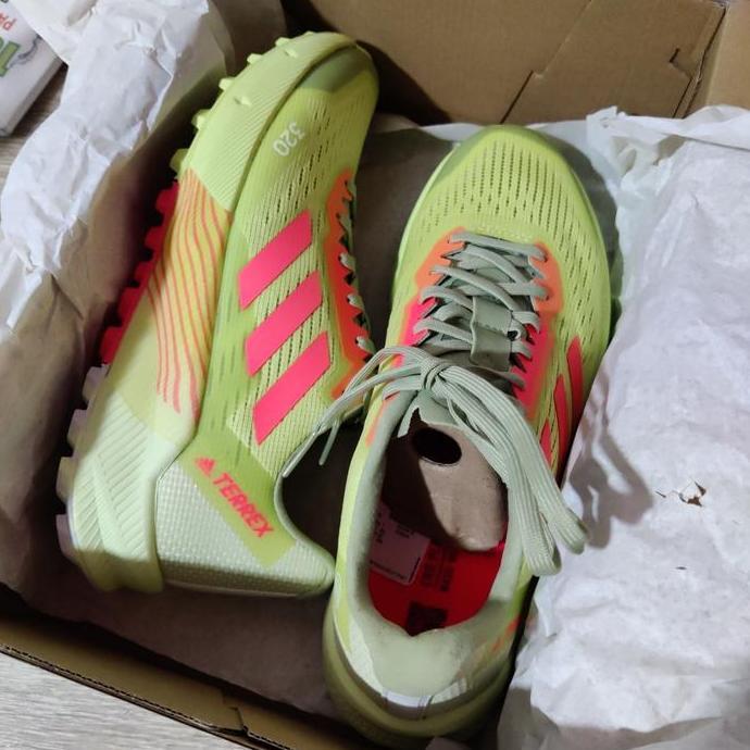 terrex folgian hiker hiking sepatu nanjak sale