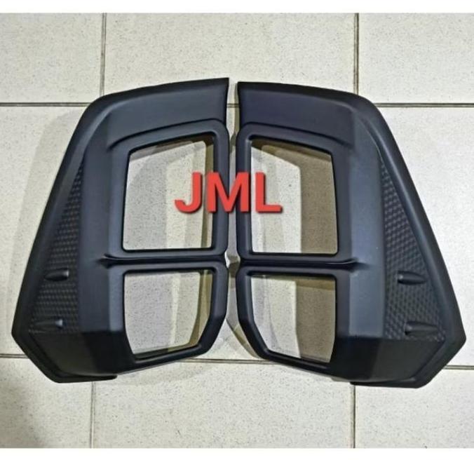 GARNISH LIST LAMPU BELAKANG ( TANPA REFLEKTOR ) HITAM DOFF CALYA SIGRA 2016 - 2025 ORIGINAL DAN TERP
