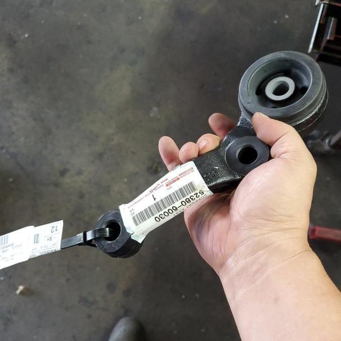 Arm Gardan Land Cruiser VX100 Lexus LX470