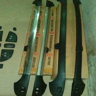 ROOF RACK barang ROOF RAIL kaki rack rell di atas mobil FORTUNER Original