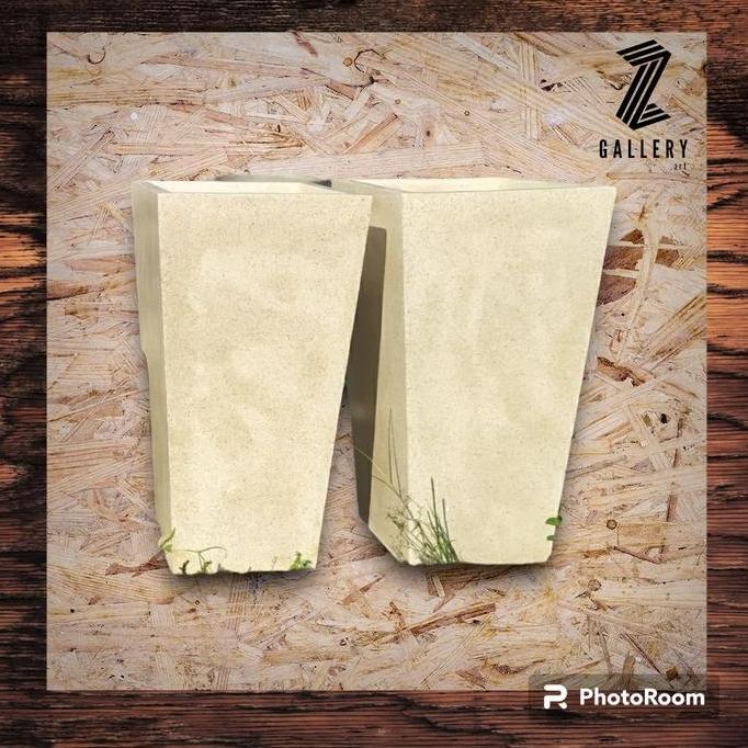 Terlaris Pot Teraso Piramid Putih